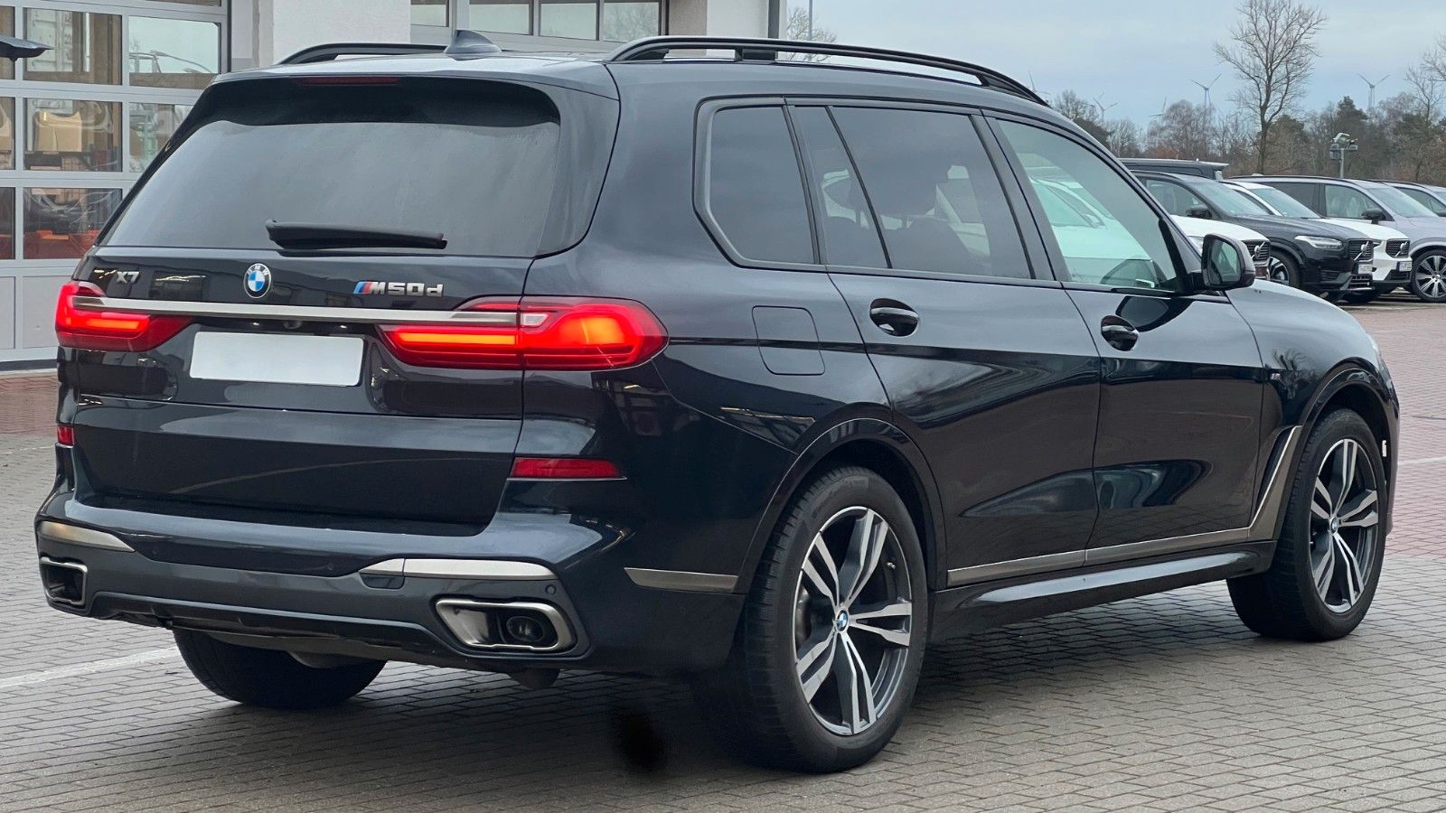Fahrzeugabbildung BMW X7 M50 d *H/K*360°*PANO*AHK*M-Paket*HUD*Mietkauf
