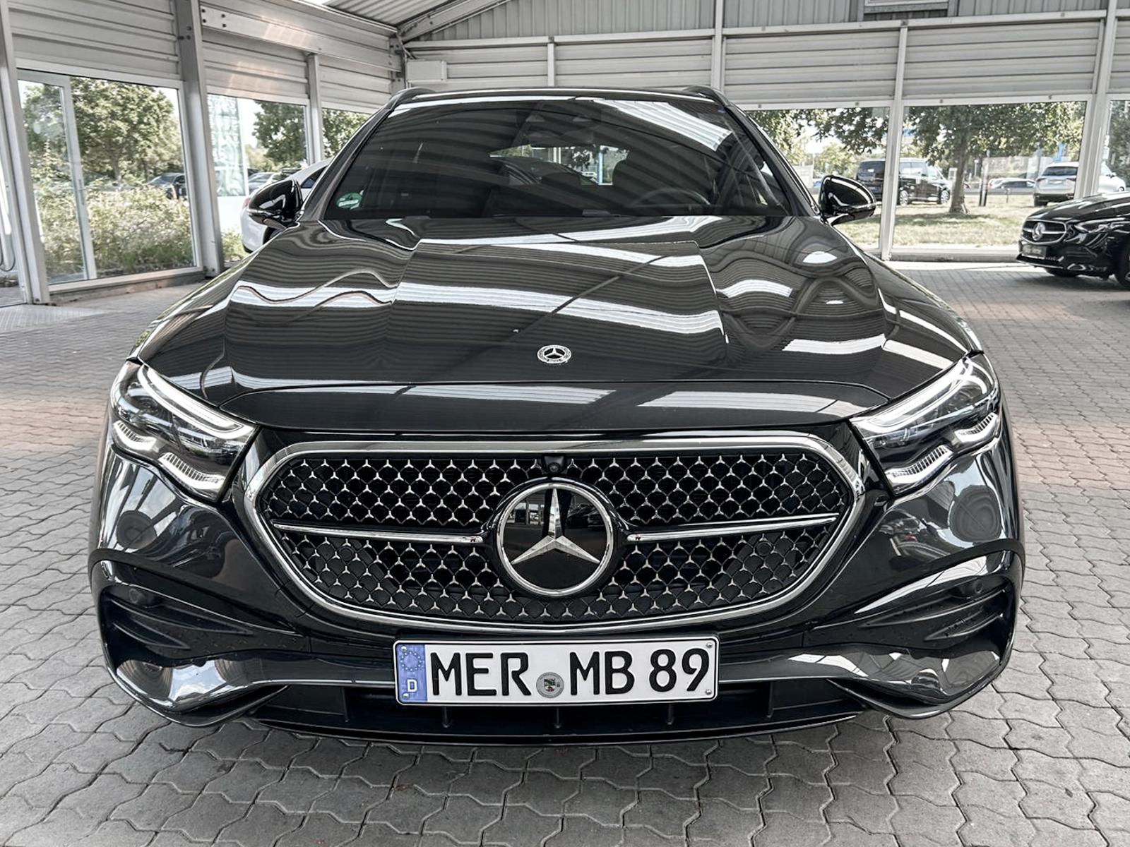 Mercedes-Benz E 220 d T AMG MBUX+360°+DIG-LED+Pano+AHK+Distron