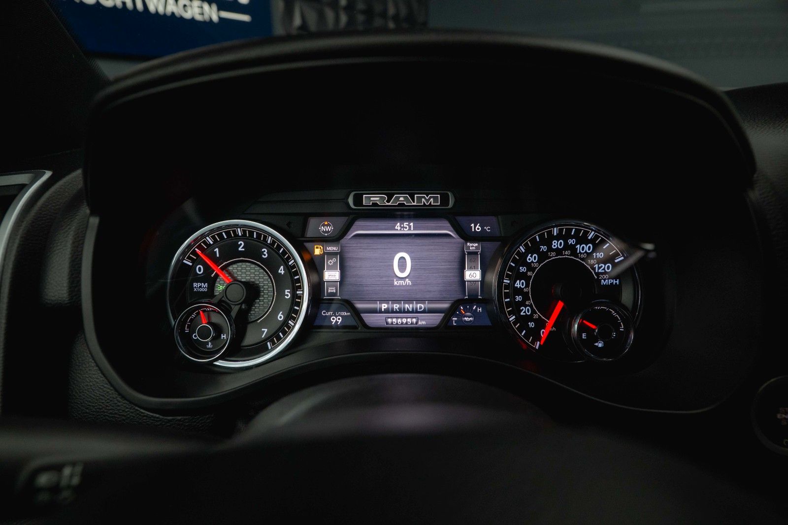 Fahrzeugabbildung Dodge RAM 5.7 V8 HEMI 4x4 OFFROAD BLACK EDITION 19%