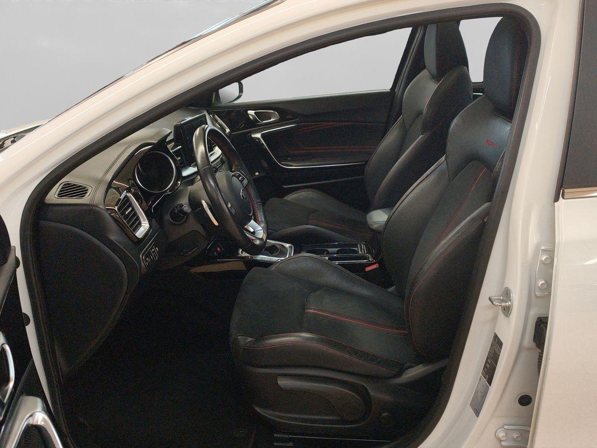 Kia CEED 1.6T GT PANO-DACH+NAVI+LED+KAMERA+SITZHEIZU