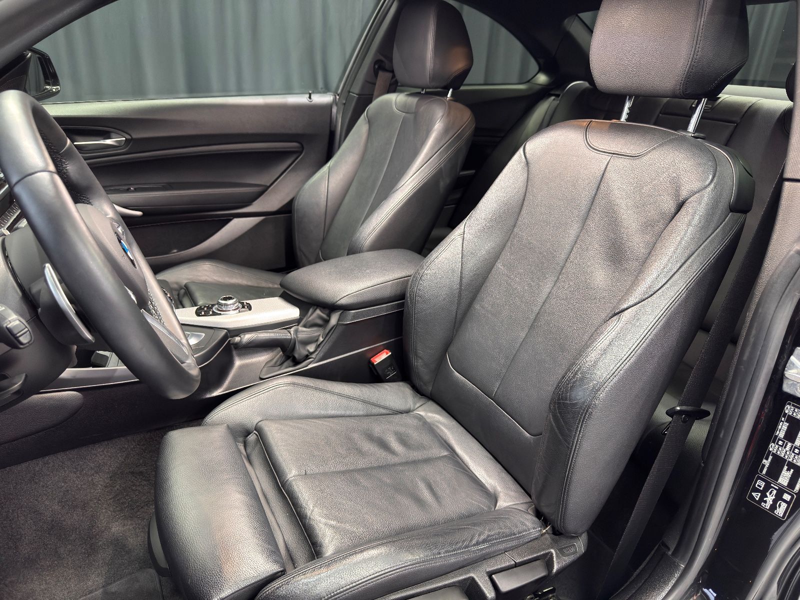 Fahrzeugabbildung BMW M240i Coupe xDrive|M-PERFORMANCE|1.HAND|