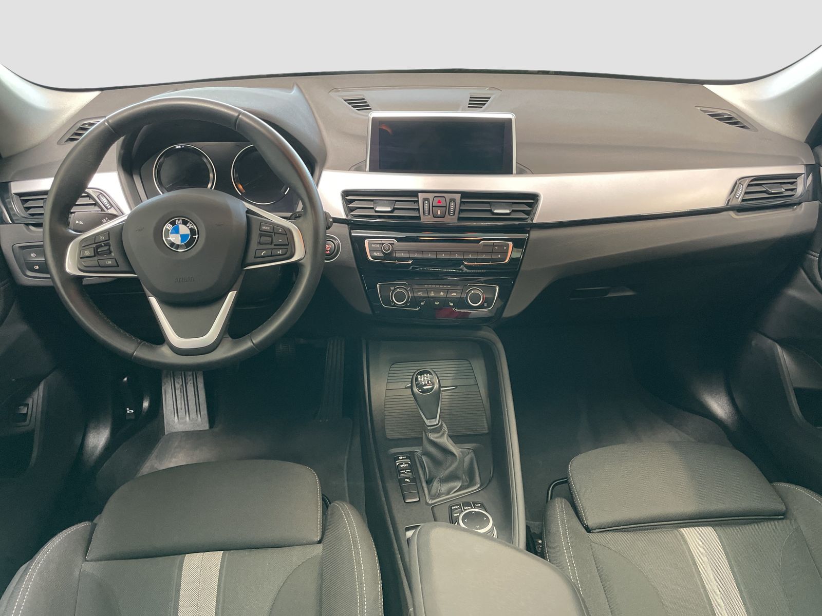 BMW X1 sDrive18d Navi Parkassist Pano.Dach LED foto 9