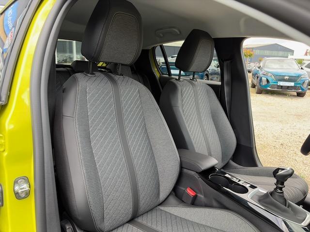 Peugeot 208 1.2 Allure 360 Grad Kamera*LM 17 -ZOLL "GT"