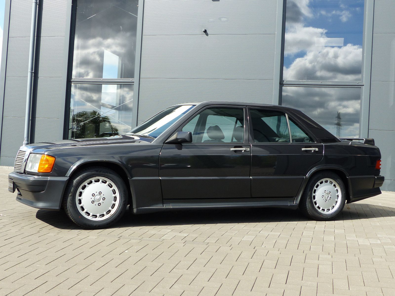 Fahrzeugabbildung Mercedes-Benz 190 E 2,3 16 V * 1.Hand* Erstlack*