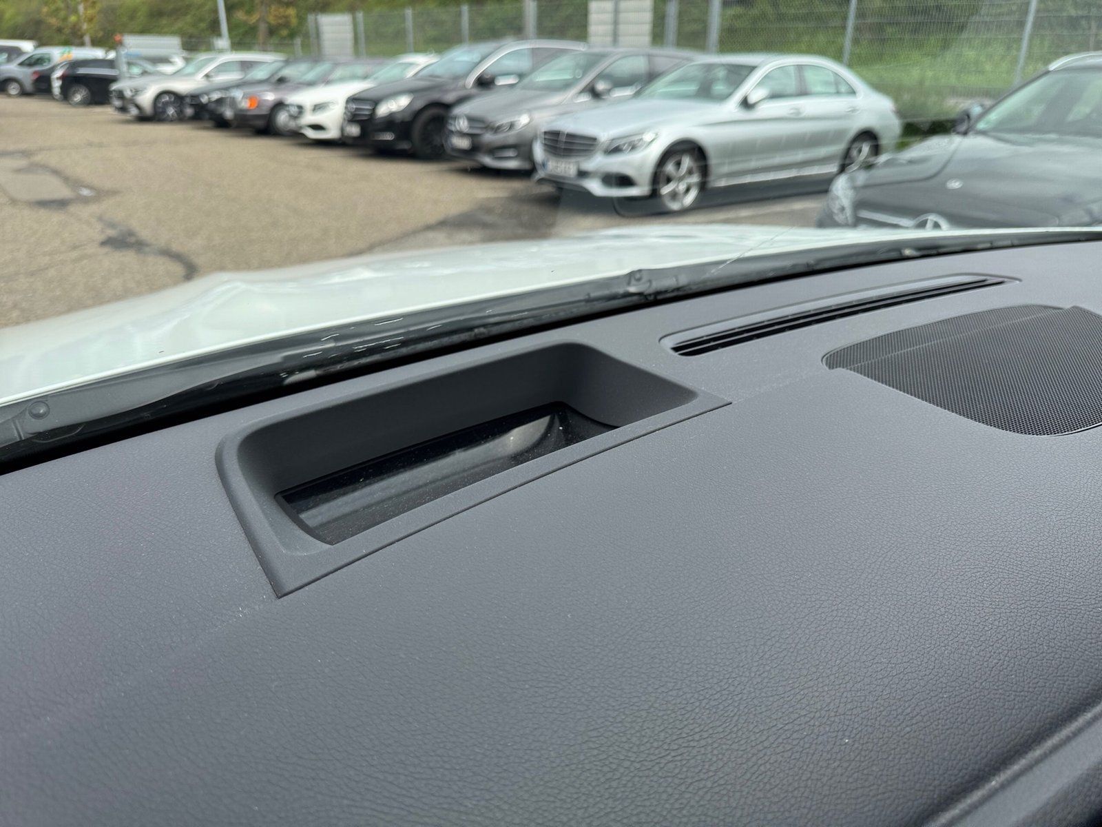 Fahrzeugabbildung Mercedes-Benz GLA 200 AMG Prem Plus*Pano*HUD*Multibeam*Totwink