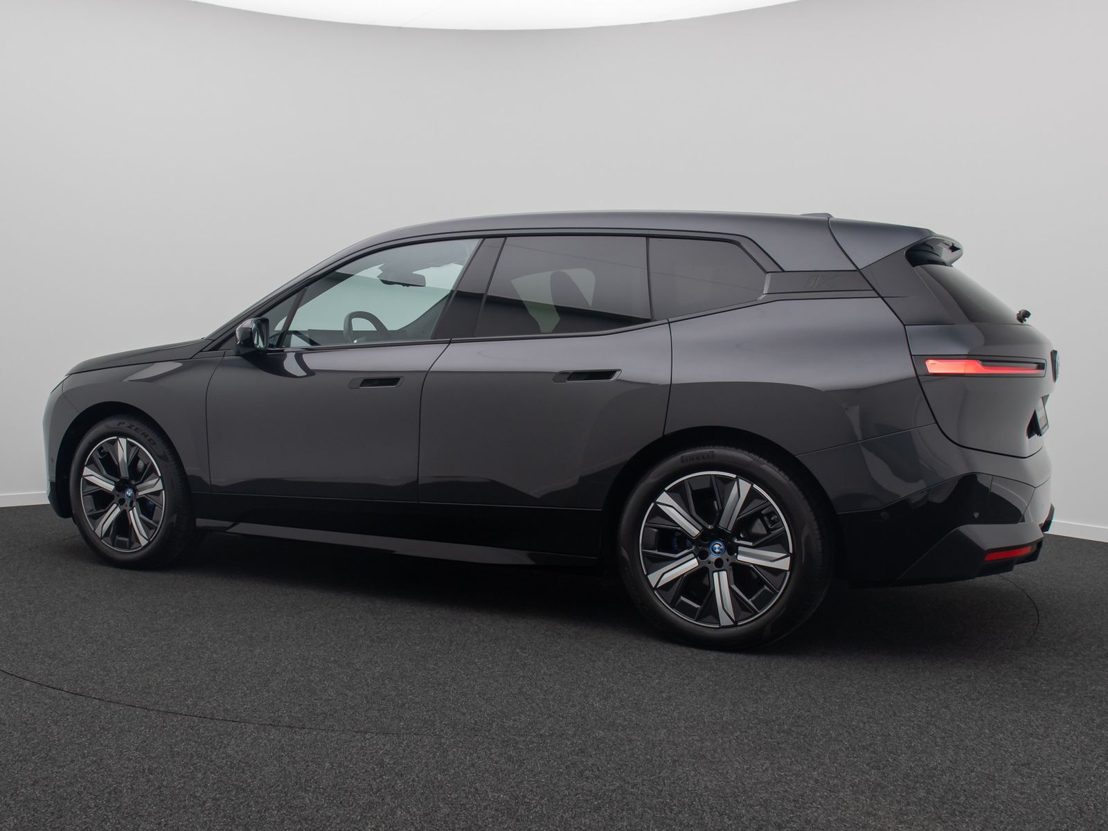 Fahrzeugabbildung BMW iX xD40 Sport 360&deg;DAB AHK Bel&uuml;ftung Komfort 21Zl