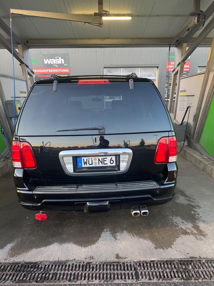 Lincoln Navigator