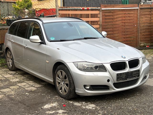 BMW 318d Touring *MOTORSCHADEN*