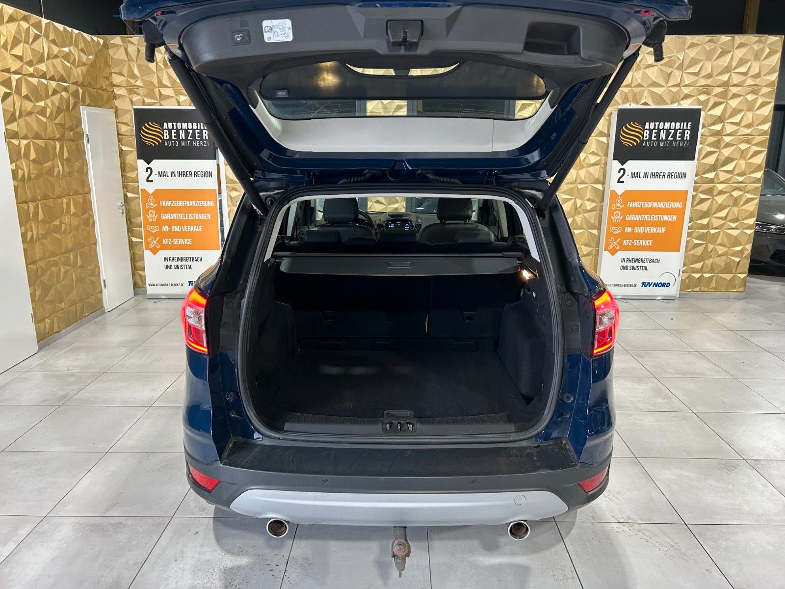 Fahrzeugabbildung Ford Kuga Titanium/PANO/AMBIENTE/KAMERA