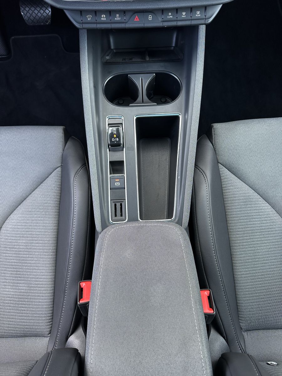 Fahrzeugabbildung SKODA Enyaq iV 80 Sport NAV+LED+AHK+PANO+CANTON+CARPLA