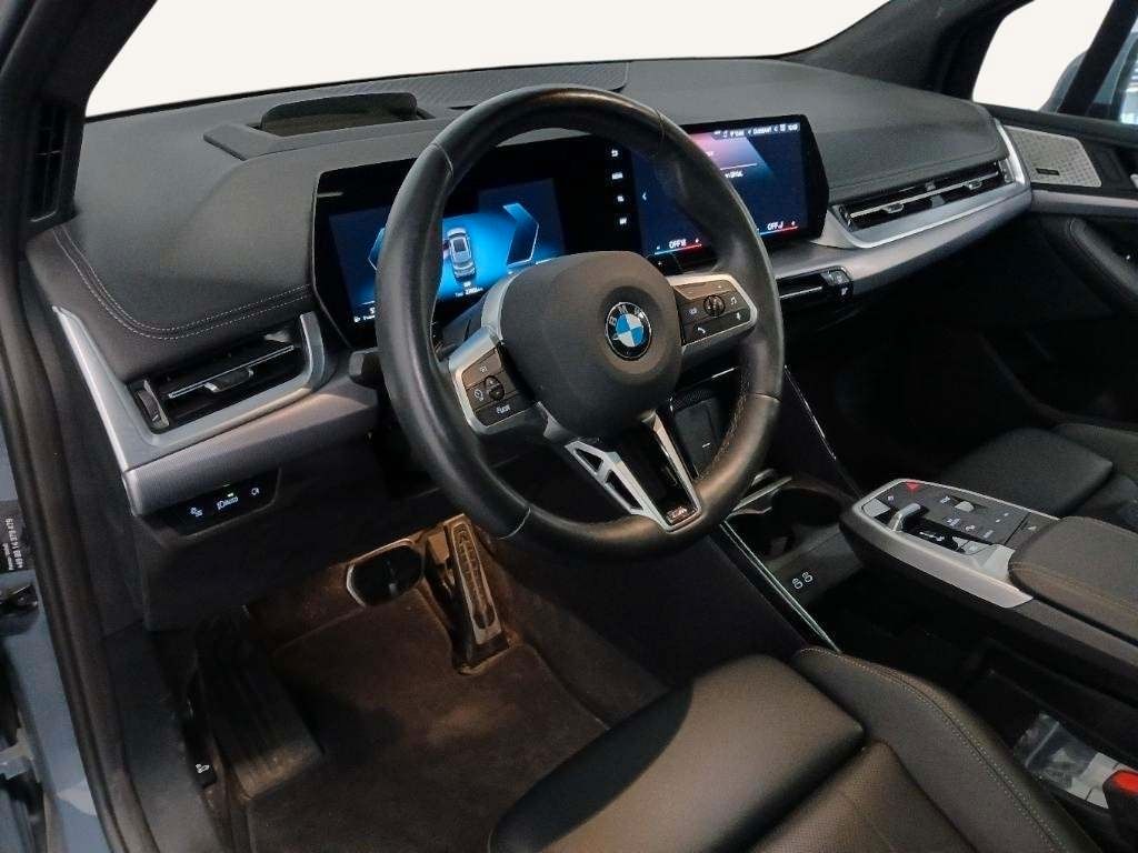 Fahrzeugabbildung BMW 218 i M Sport Active Tourer Pano Memory H&k ACC
