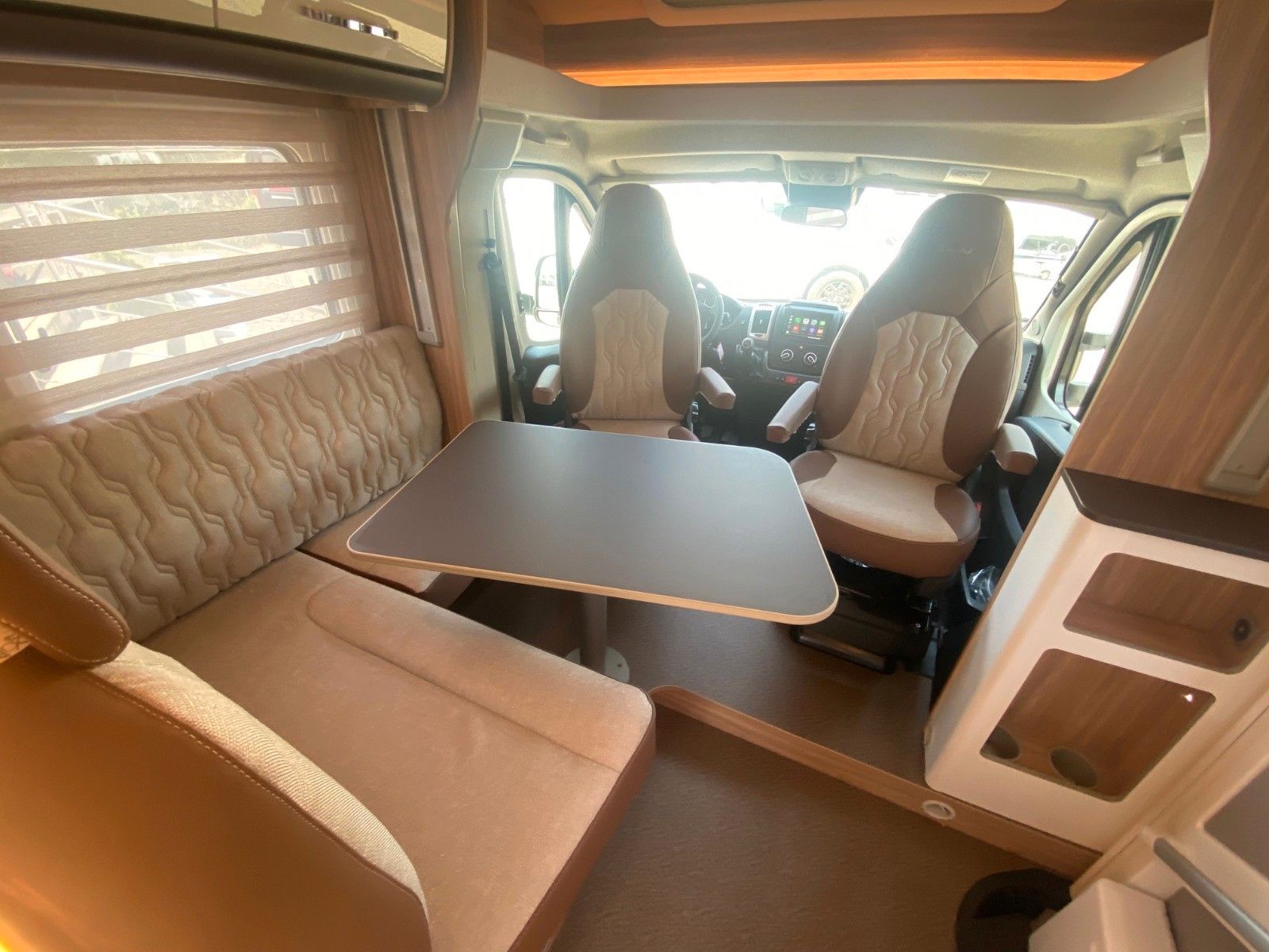 Fahrzeugabbildung Bürstner Limited T 690 G *Hubbett*Safety*Markise*Winterp.