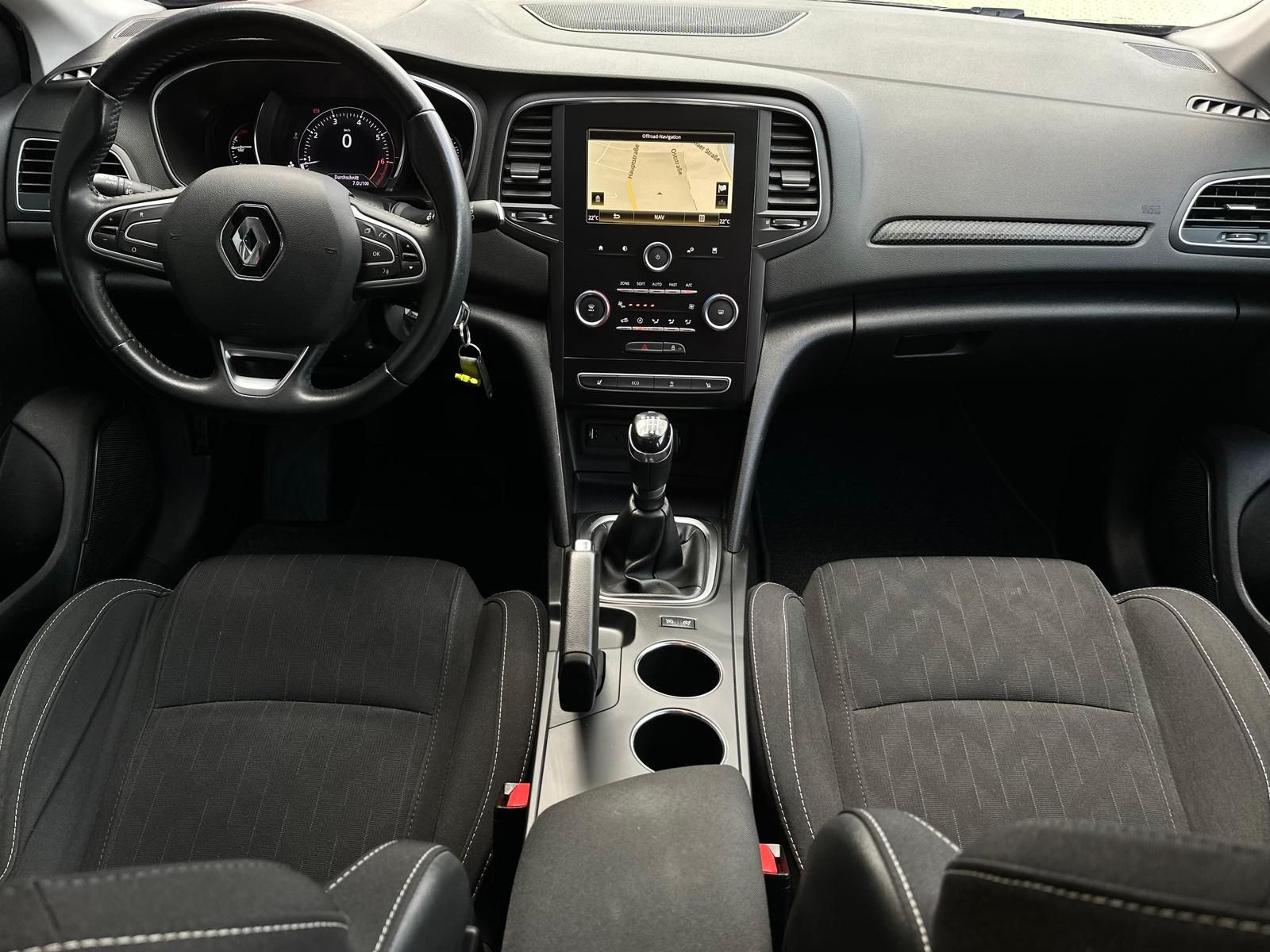RENAULT Megane 1.3TCE ENERGY LIMITED* AHK#SHZ#TEMPO#NAVI - Image 10