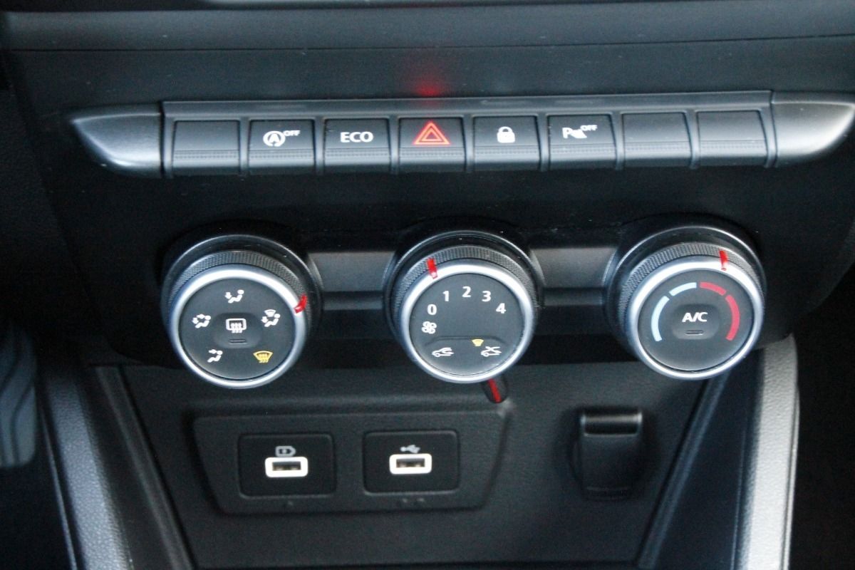 Fahrzeugabbildung Dacia Duster Comfort TCe 100 ECO-G 2WD