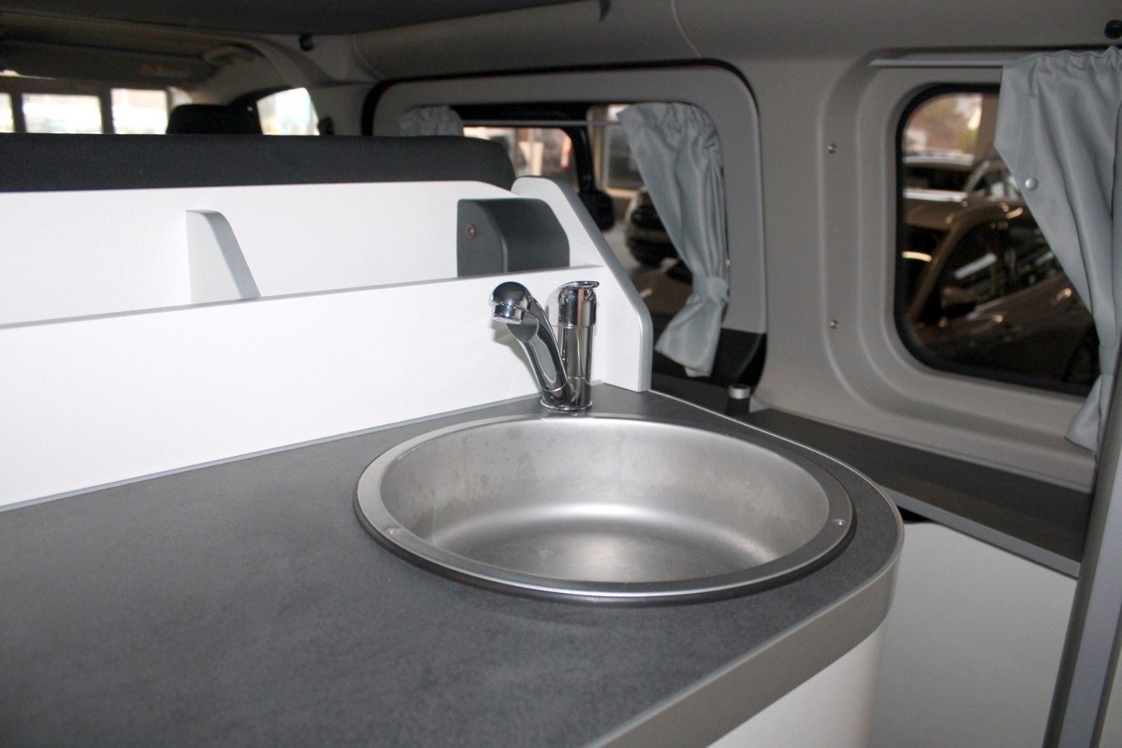 Fahrzeugabbildung Ford Transit Custom NUGGET Aufstelldach AHK Markise