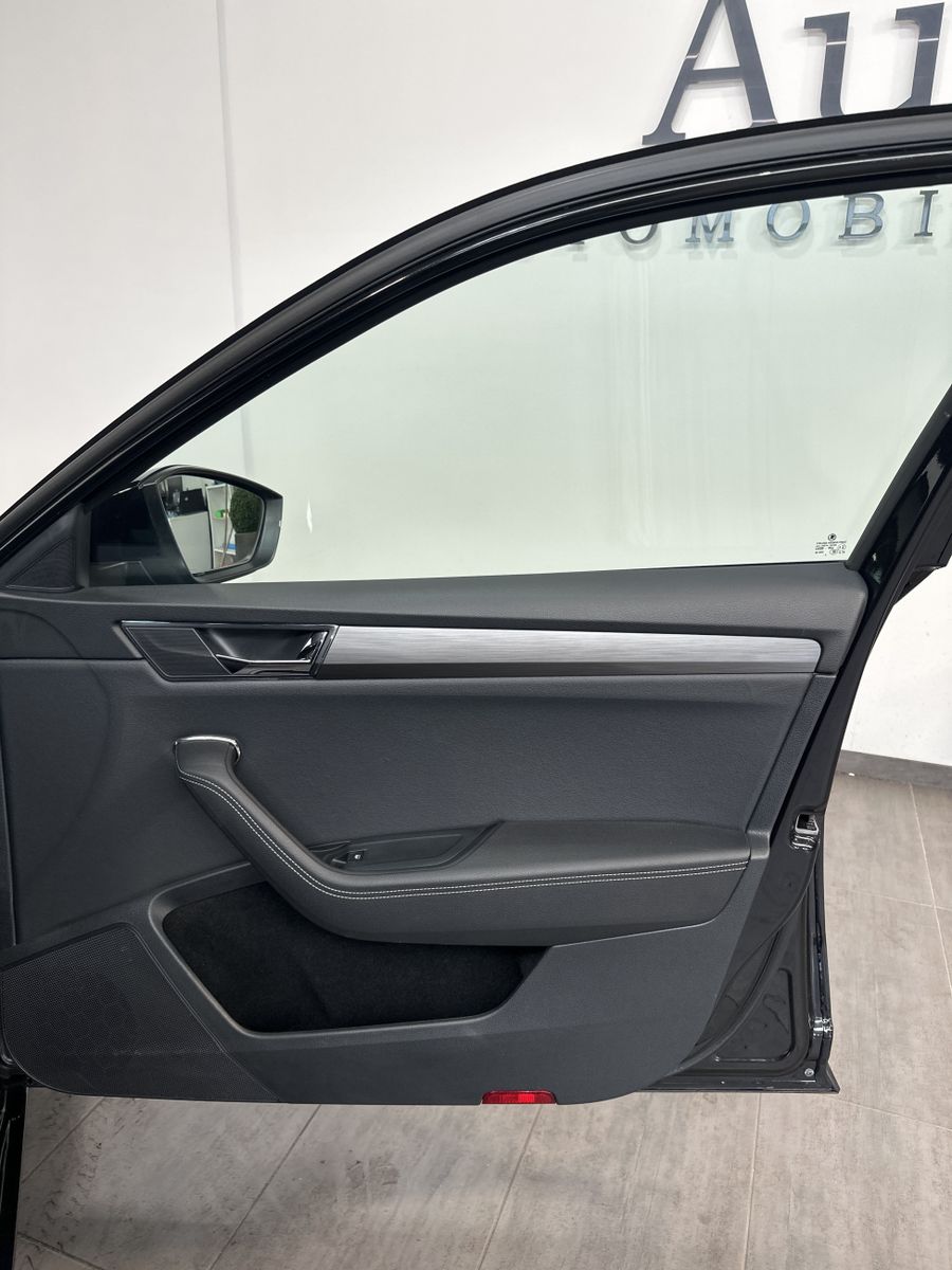 Fahrzeugabbildung SKODA Superb 2.0 TDI DSG Style NAV+MATRIX+AHK+ACC+VC