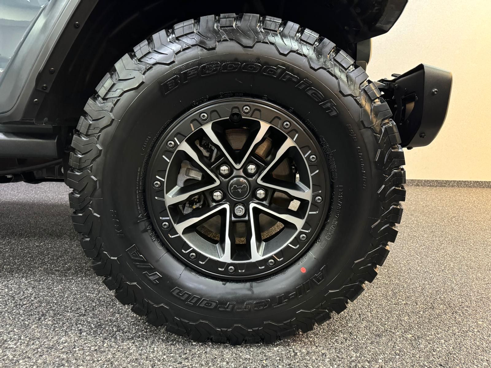 Fahrzeugabbildung Jeep MOAB 392-6.4L HEMI V8-WINDE-SKY ONE-35"