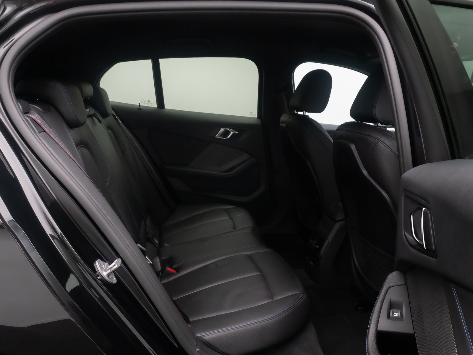 Fahrzeugabbildung BMW 118i M Sport DAB Komfort H/K LED Leder 18Zoll