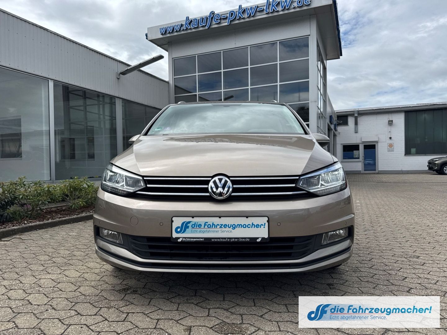 Fahrzeugabbildung Volkswagen Touran Comfortline BMT Start-Stopp AHK-klappbar