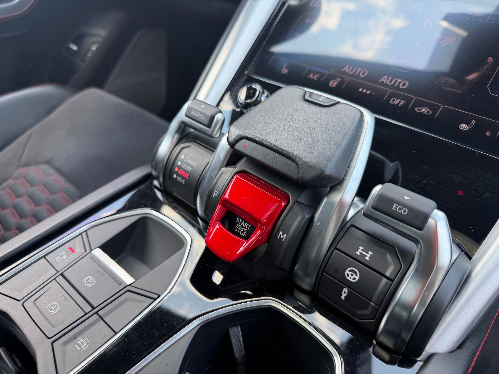 Fahrzeugabbildung Lamborghini Urus/PANO/23ZOLL/B&O-3D/360KAM/HEAD-UP