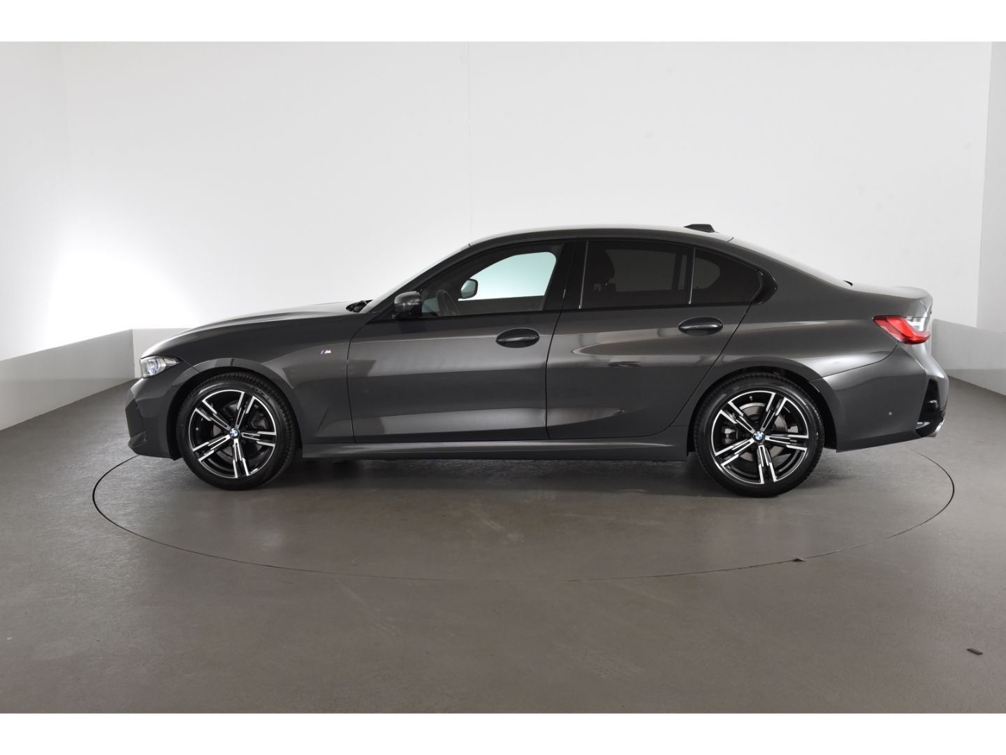 BMW 320 i xDrive Limousine M Sport Anhängerkupplung foto 2