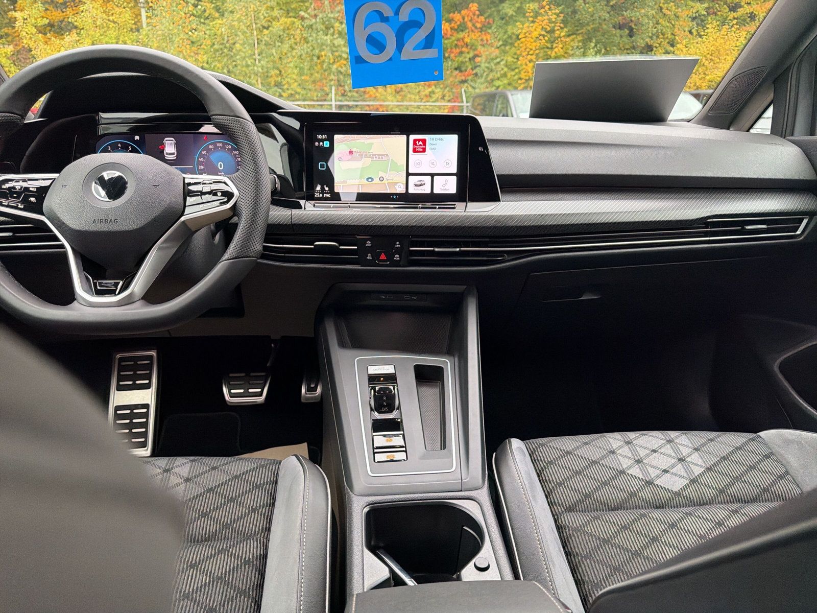 Golf Variant R-Line eTSI DSG Navi AZV Kamera