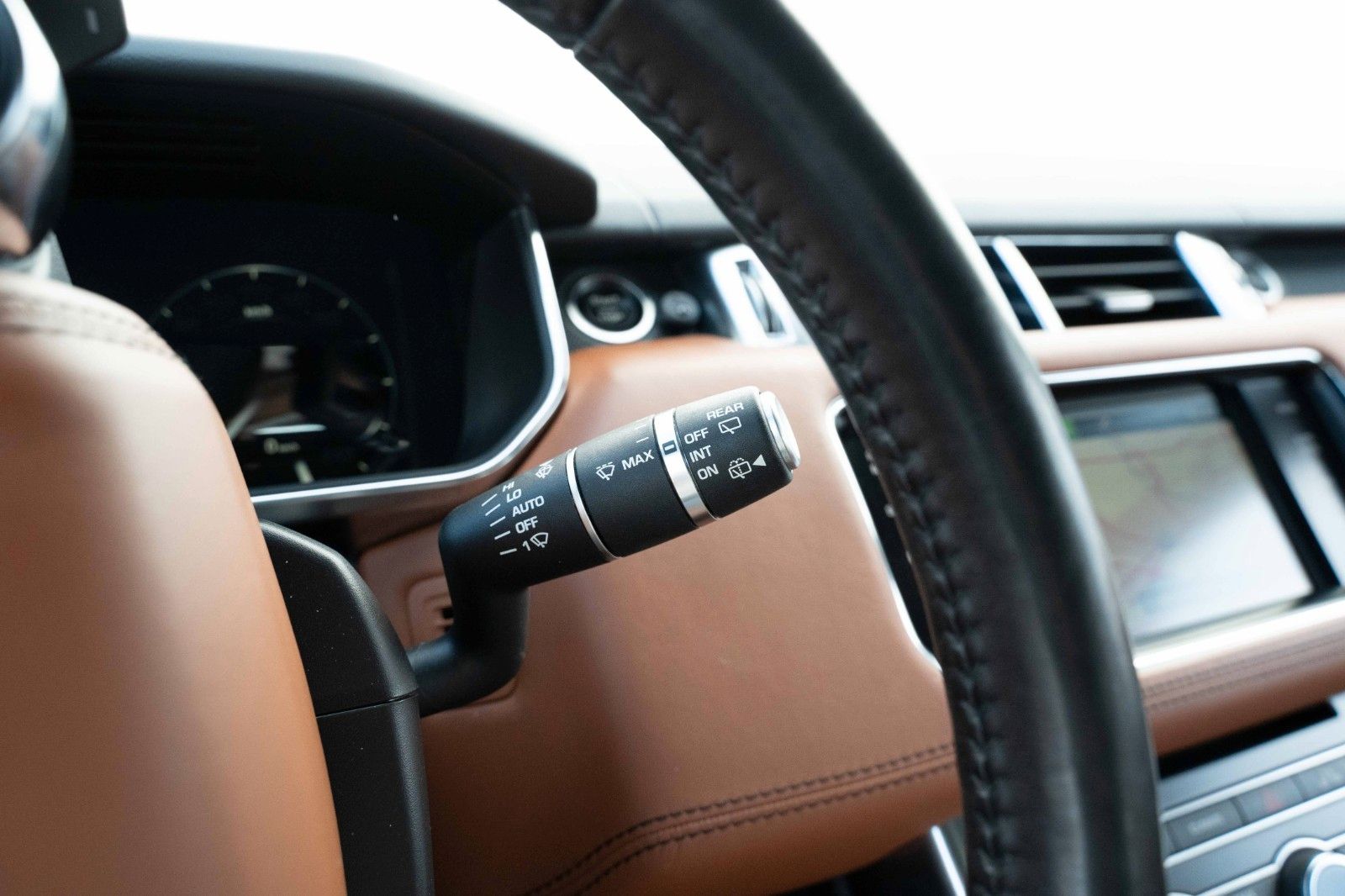 Fahrzeugabbildung Land Rover RANGE ROVER V6 AUTOBIOG LED VIRTC SITZBEL WLAN