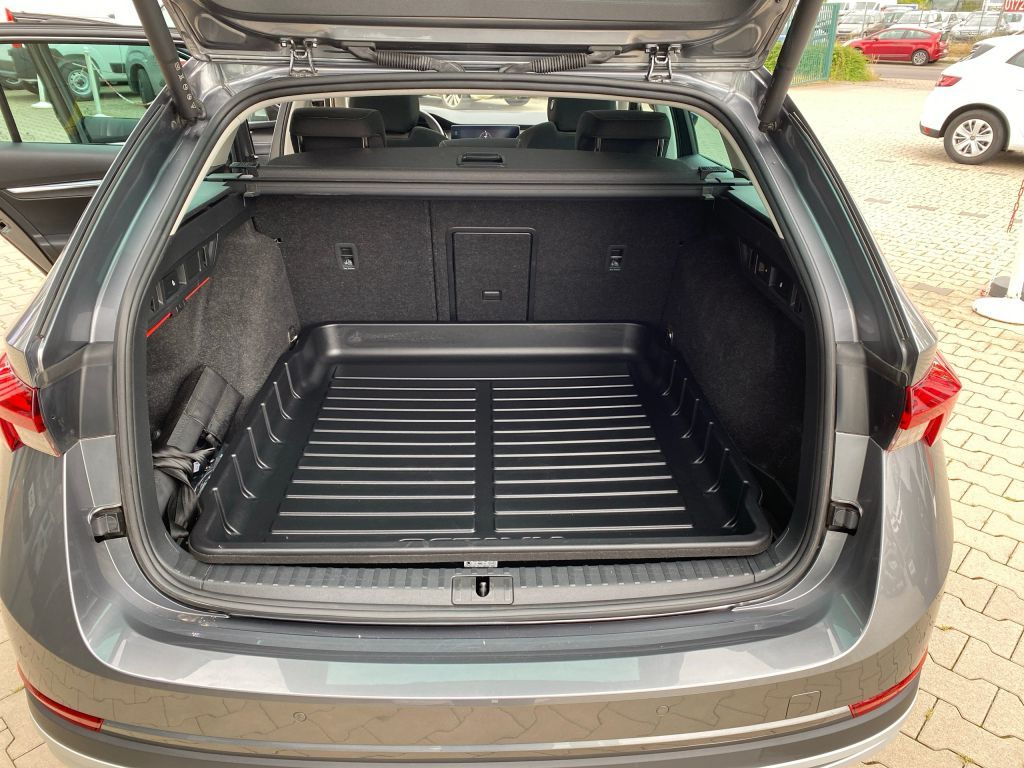 Fahrzeugabbildung SKODA Octavia Combi 2.0 TDI DSG 4x4 Scout