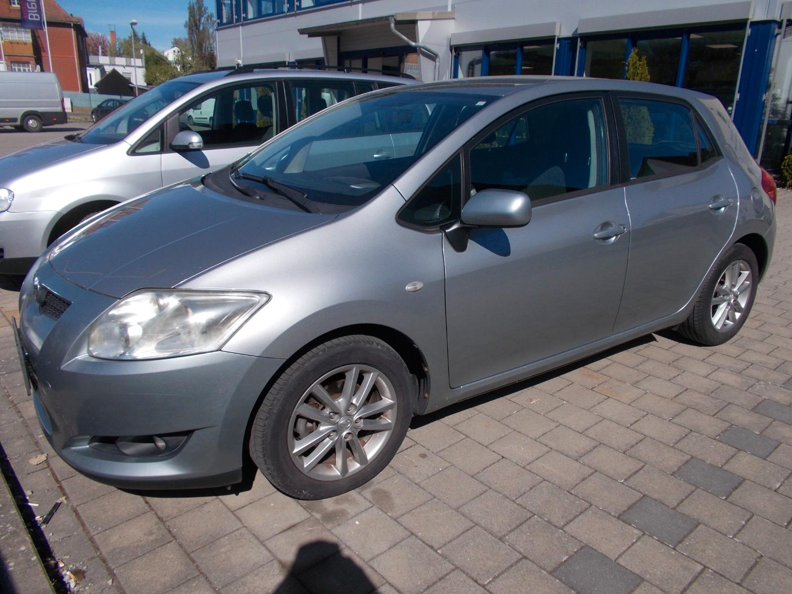 Toyota Auris Life