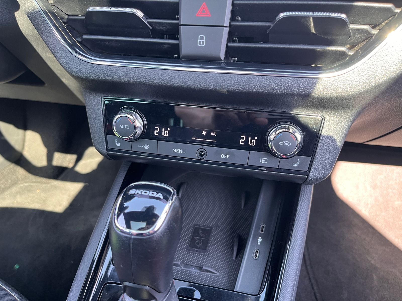 Fahrzeugabbildung SKODA KAMIQ  Monte Carlo PANO ACC KAM LED