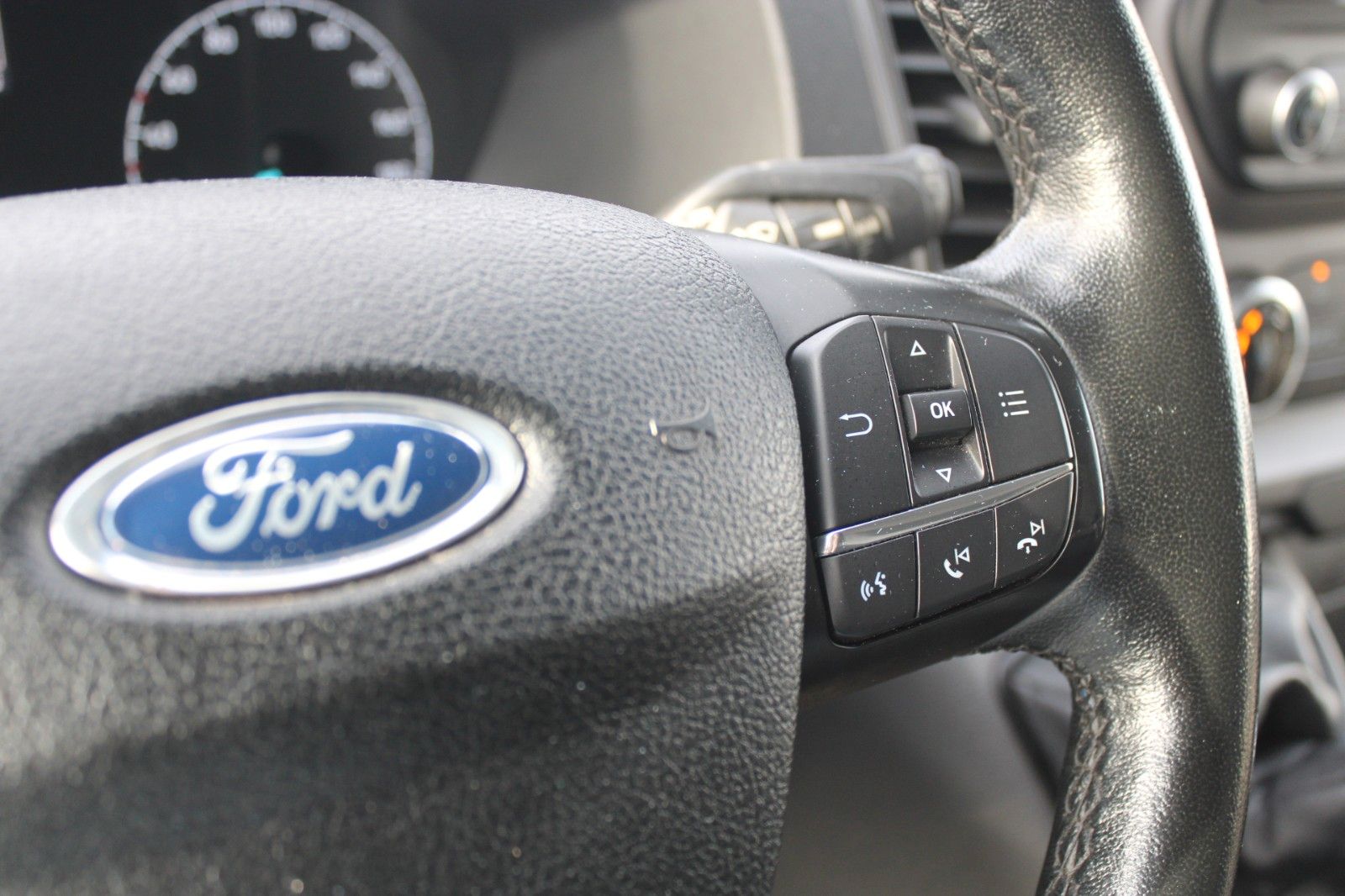 Fahrzeugabbildung Ford Transit L3 H2 TREND AHK PDC ALLWETTER 1.Hand