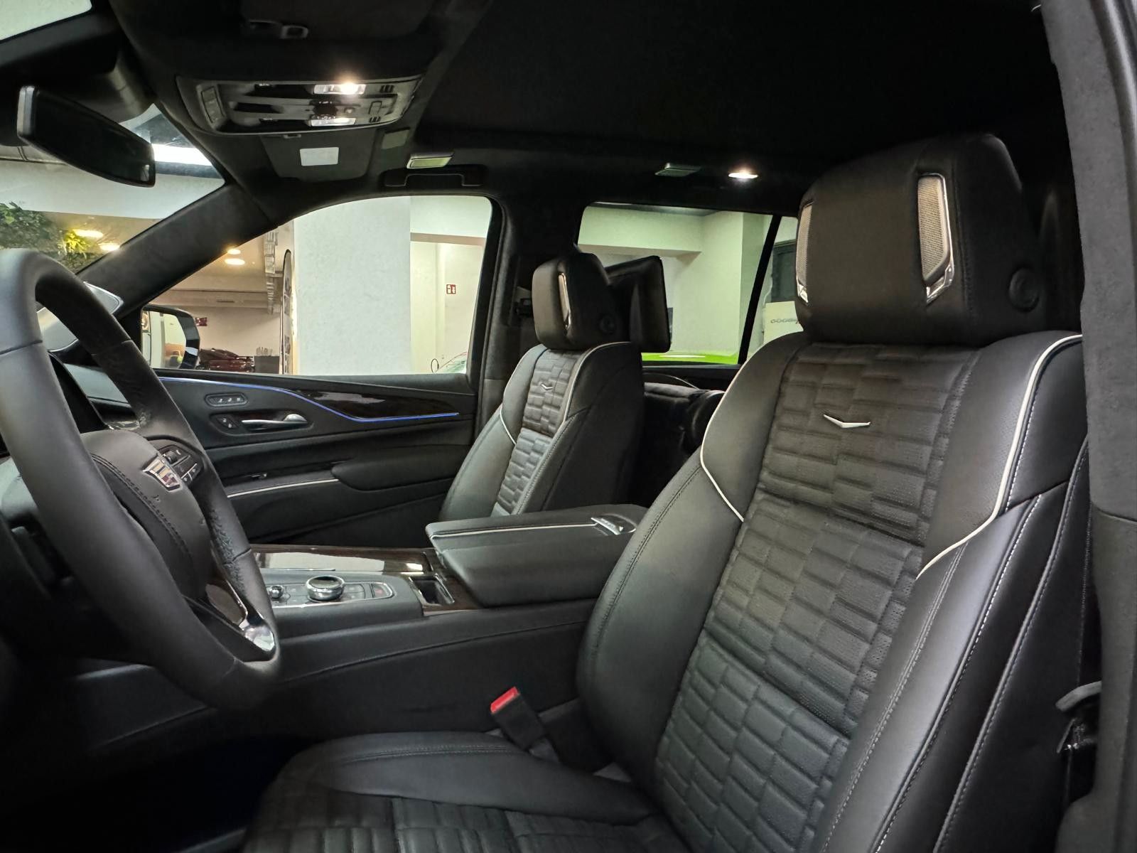 Fahrzeugabbildung Cadillac ESCALADE PREMIUM LUXURY PLATINUM 6.2 V8 -NIGHT V
