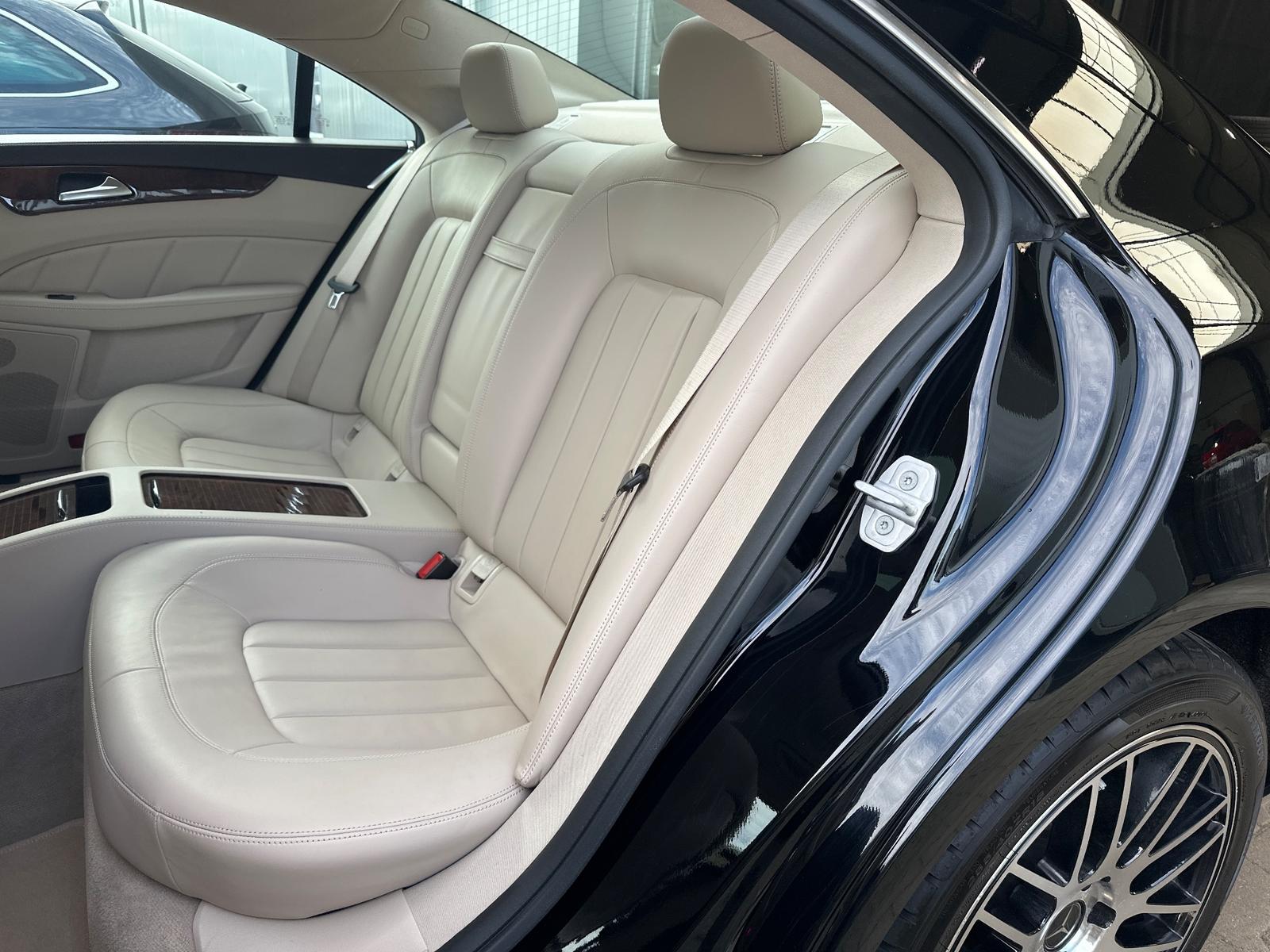Mercedes-Benz CLS 400 4MATIC NAV+LED+SHZ+GLASDA+AIRMATIC+PP