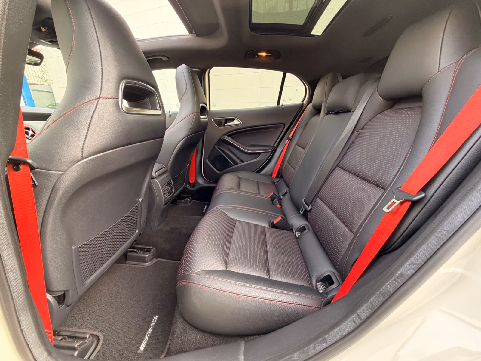 MERCEDES-BENZ GLA 45 AMG 4MATIC / PANORAMIQUE /