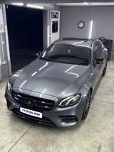 Mercedes-Benz E 300 d Autom. - - Mercedes-Benz E 300 mit Diesel-Antrieb: Limousine