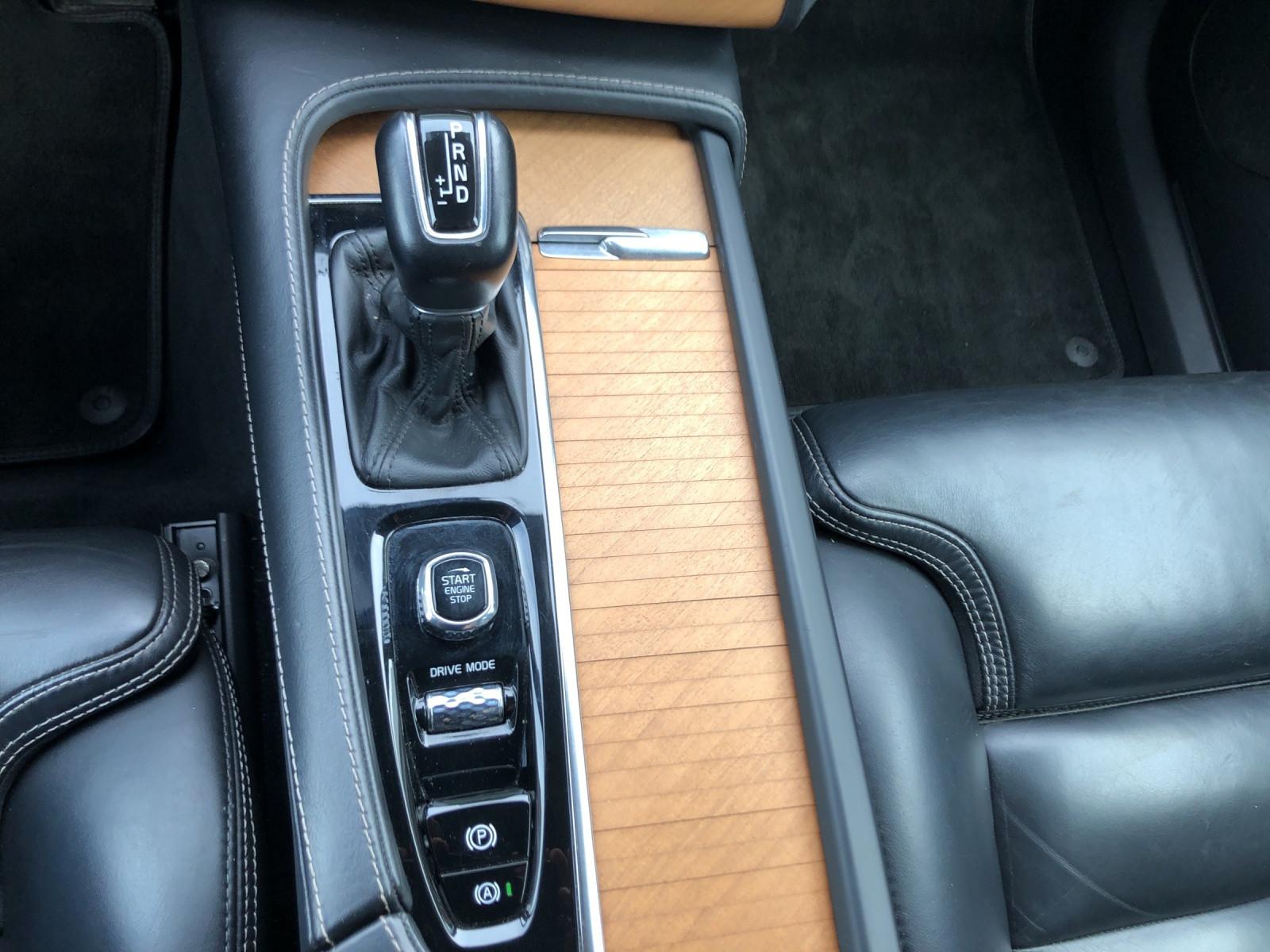 Volvo XC90 D5 AWD Geartronic Inscription -2S-Räder-