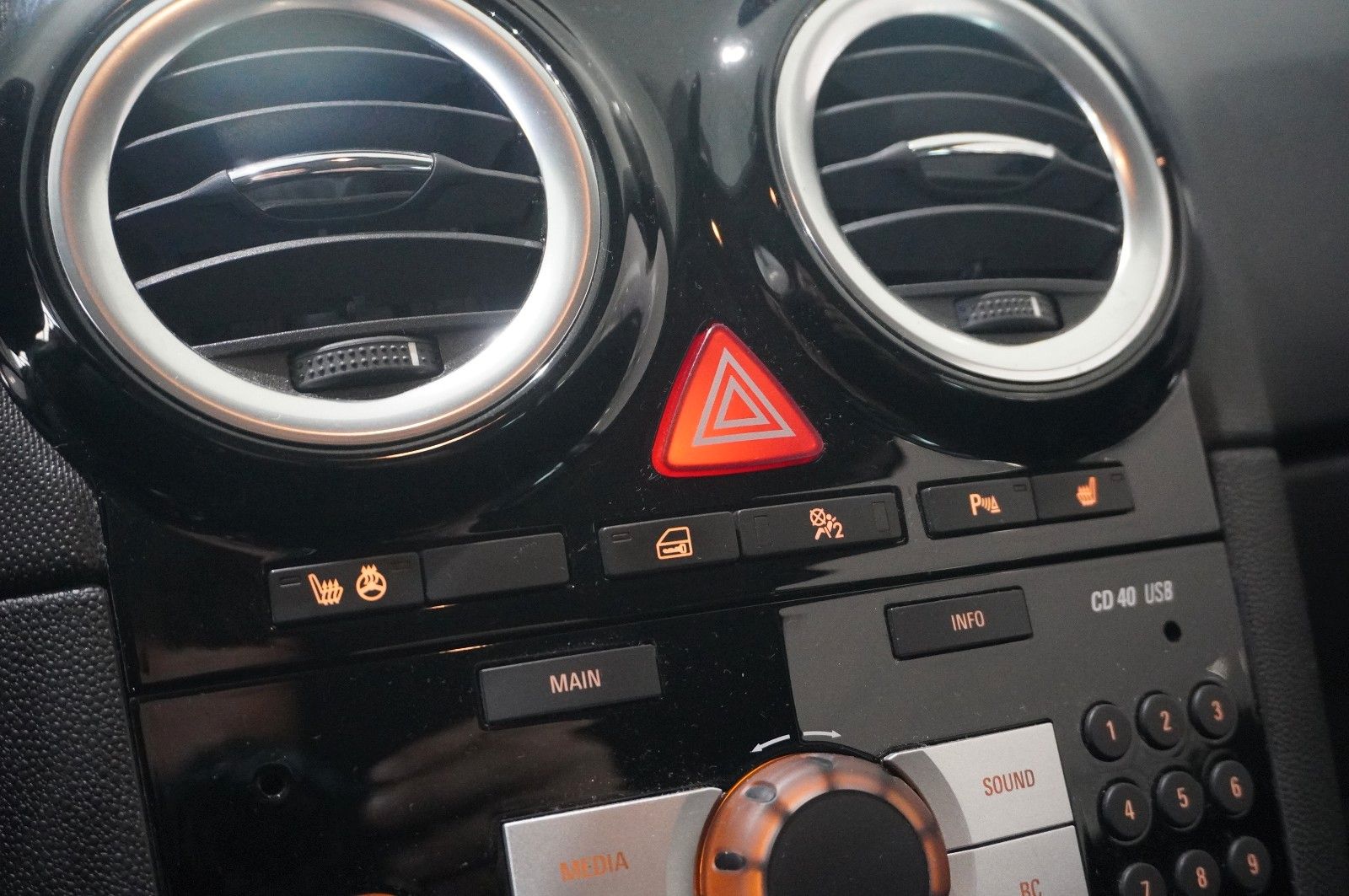 Fahrzeugabbildung Opel Corsa D 1.4 ENERGY 3-TÜR KLIMA/WINTER/NEBEL/PDC