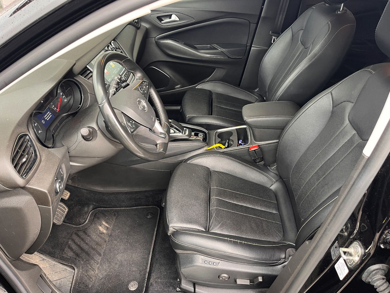 Fahrzeugabbildung Opel Grandland (X) Ultimate 1.6 Hybrid