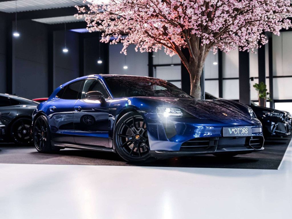 Porsche Taycan GTS Sport Turismo - SportDesign Carbon -