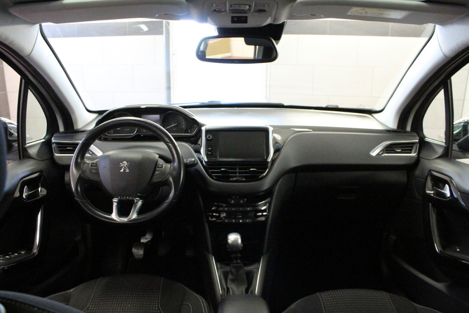 Fahrzeugabbildung Peugeot 208 PureTech 110 Edition Panoramadach*Sitzheizun
