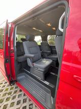 Volkswagen T5 Multivan - rote Volkswagen T5 Multivan