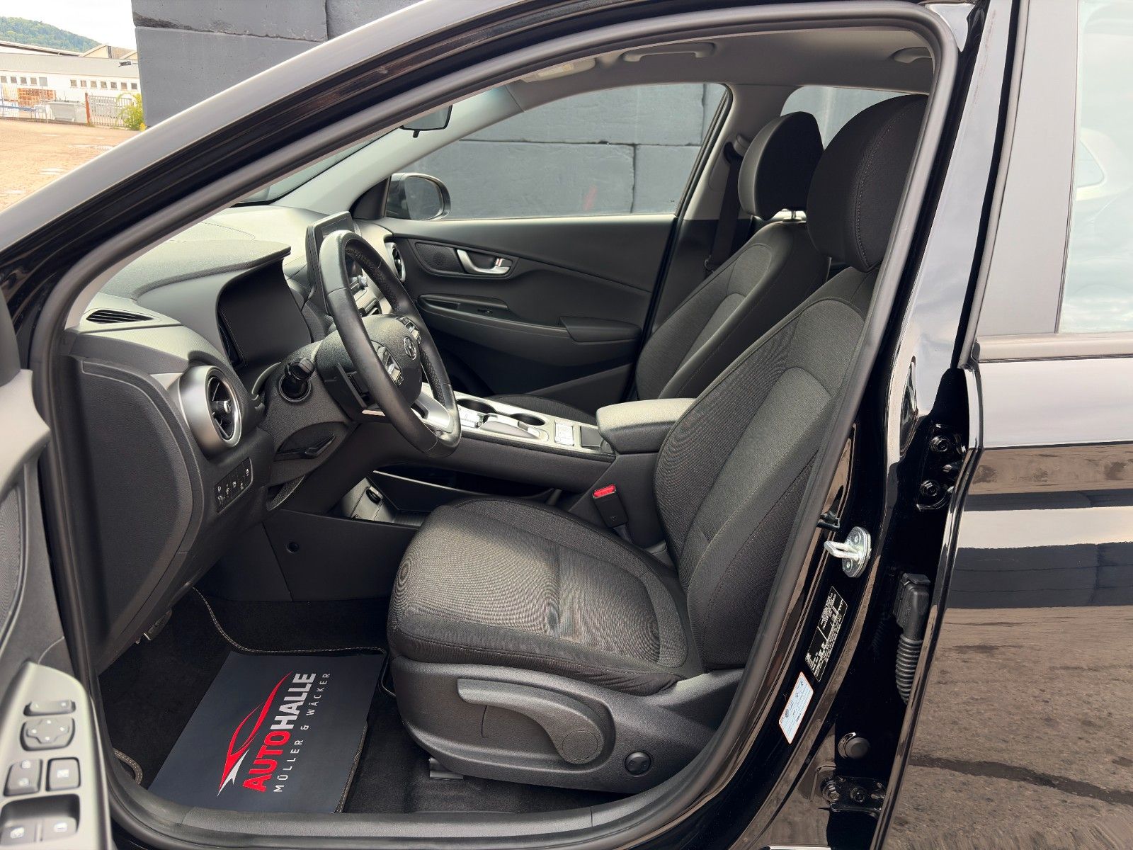 Fahrzeugabbildung Hyundai KONA E Select SHZ LHZ ACC PDC CAM CarPlay Navi
