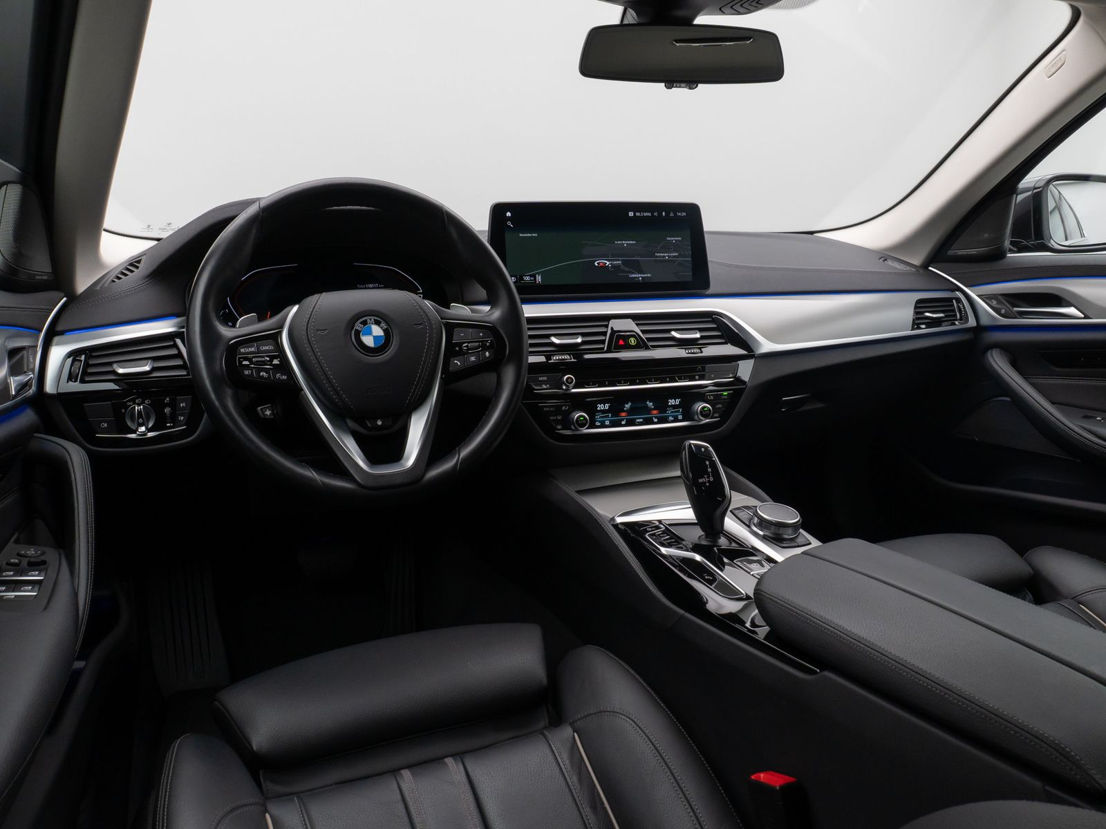 Fahrzeugabbildung BMW 530d xD Luxury Line Kamera HUD DAB H/K Laser AHK