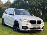 BMW X5 M50 d 7-SITZER HEAD-UP PANO R-KAMERA HARMAN-K - BMW X5 in Kiel