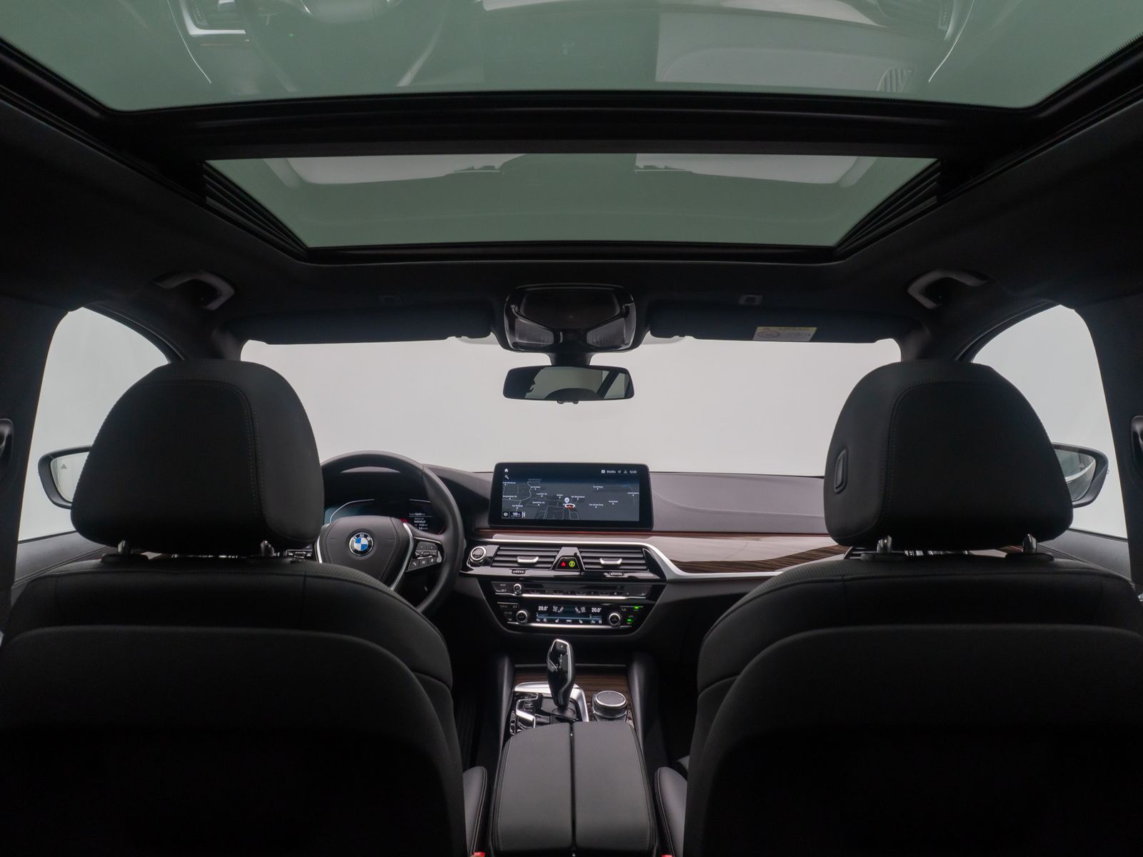 Fahrzeugabbildung BMW 520d Sport Kamera DAB Alarm Leder Panorama H/K