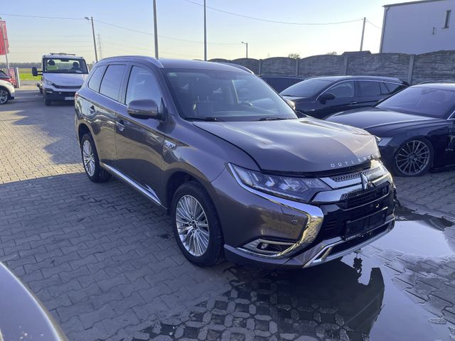 Mitsubishi Outlander 2.4 PLUG-IN HYBRID 4WD