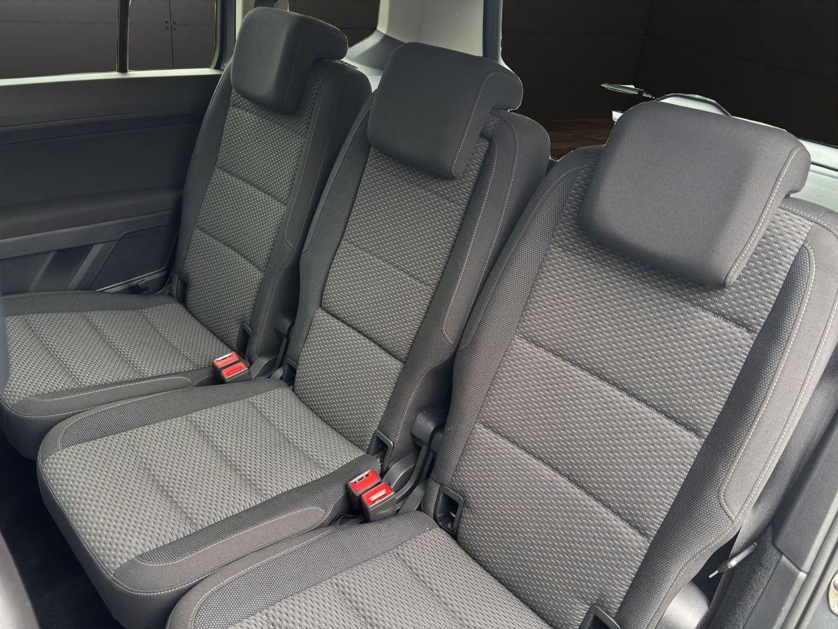 Touran Comfortline DSG PDC v+h KLIMAAUTO LED