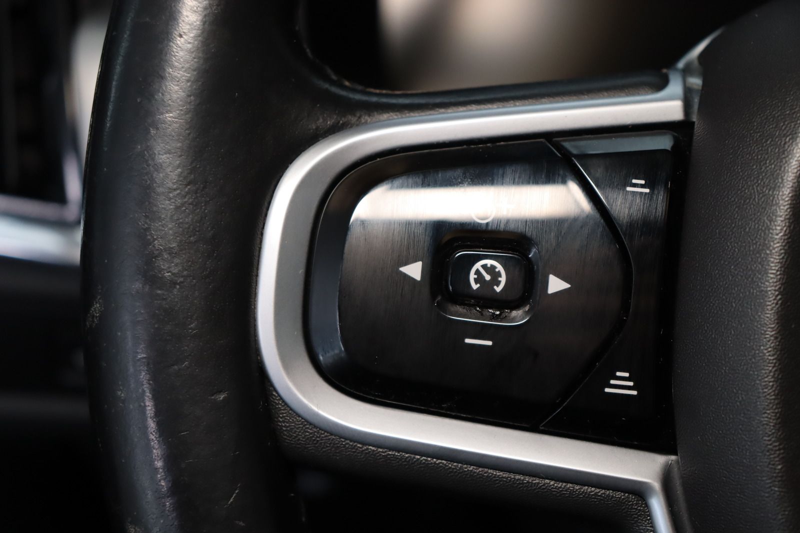 Fahrzeugabbildung Volvo V90 Kombi * HUD * Keyless * Limited Edition Mome