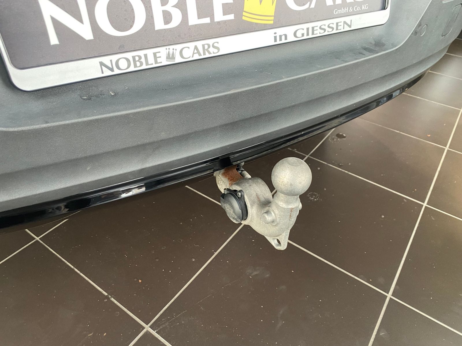 Fahrzeugabbildung Volvo XC40 R Design 2WD AHK LED NAV SHZ ALU