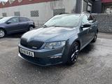 Skoda Octavia Combi RS 2.0 TDI DSG "Challenge" *Leder* - Skoda Octavia: RS TDI Combi